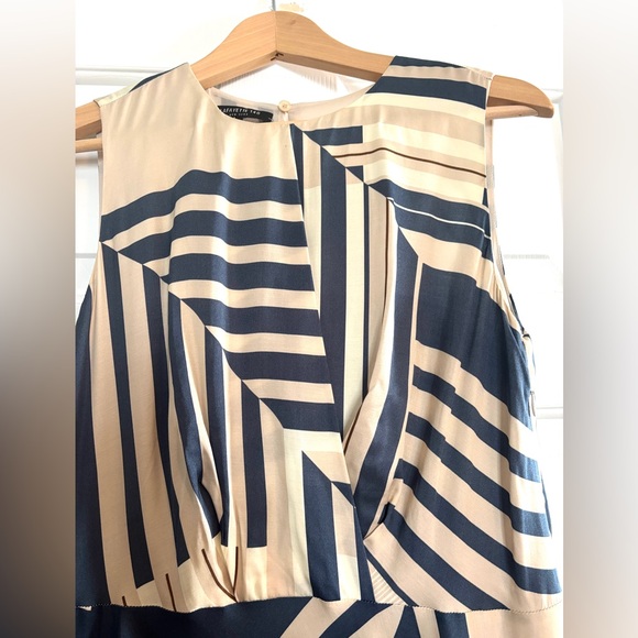 Lafayette 148 New York Navy and Cream Geometric Maxi Dress - Picture 4 of 6